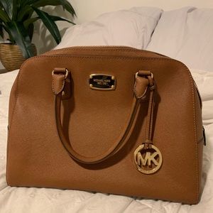 Michael Kors: SAFFIANO Leather LARGE Satchel bag✨